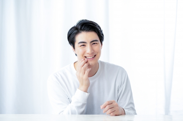 【2026年1月最新】女風セラピストの年収はいくら？月収100万円も可能？女性用風俗で高収入を得るコツ